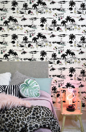 Aloha wallpaper by Dupenny in multicolour, Hawaiian scenes in a bedroom