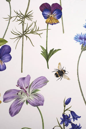 Botanica wallpaper by Victoria Sanders in white, close-up of wildflowers and poppies