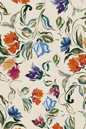 Freya wallpaper by Curate Space in off-white, close-up of loose painterly flowers and leaves