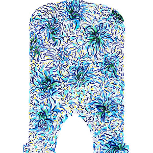 The Fresh Alcove linen by Claire de Quénetain in blue, full repeat of an arched floral panel
