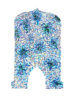 The Fresh Alcove linen by Claire de Quénetain in blue, full repeat of an arched floral panel